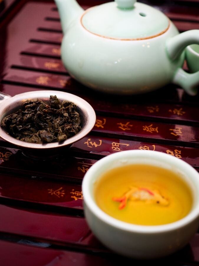 Trà Oolong cao nguyên & mứt hồng dẻo — Boutique Hotel Đà Lạt