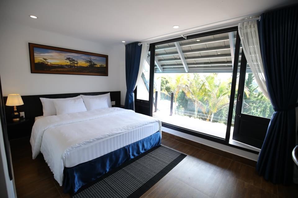 Phòng Balcony Garden — ban công riêng nhìn ra vườn
